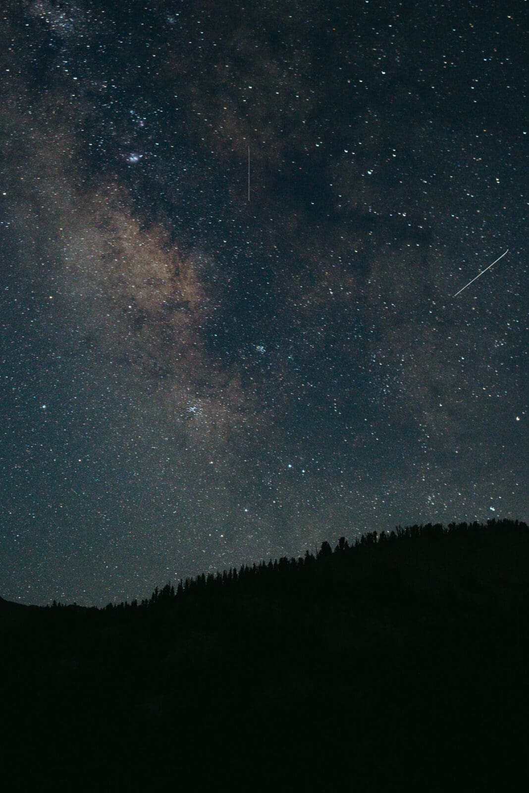Astrophotography of dark sky and 2 comets by Ashley Kaplan Photography